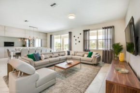 Spacious Haven for Large Families in Champion Gates Resort